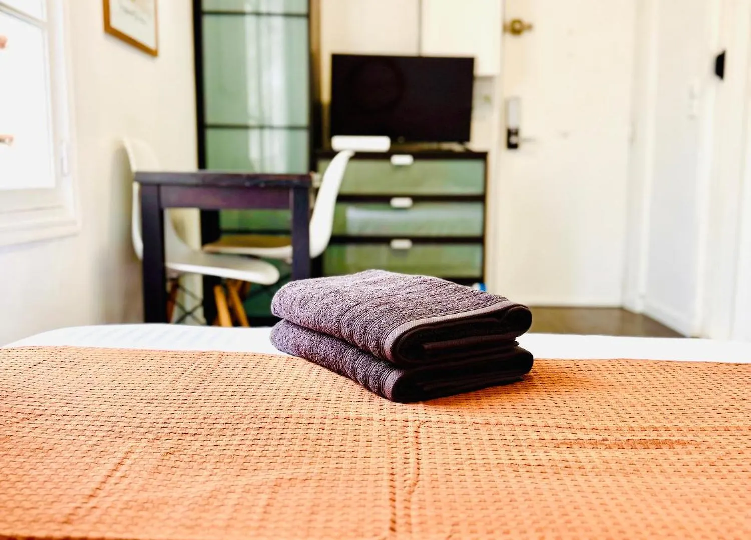 Cosy Place Entre L'arc De Triomphe Et Les Champs-elysees Homestay *